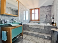 Dpt Haute Savoie (74), à vendre EVIAN LES BAINS appartement T5 de 123 m2 proche embarcadère