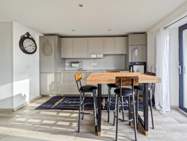 Dpt Haute Savoie (74), à vendre CONTAMINE SUR ARVE Appartement T3 de 51,16 m2 entièrement rénové 