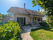 For sale: 6-room house in Loisin (74) - Family home with swimming pool and outbuilding - Sought-after area near Geneva