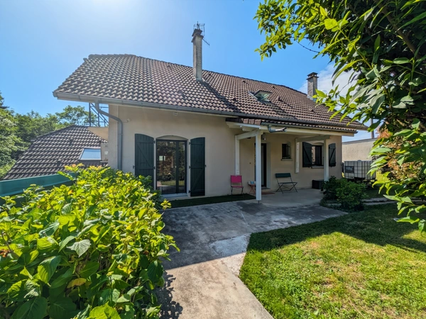 À vendre Maison 6 pièces LOISIN (74) Maison familiale avec piscine et dépendance – Secteur recherché aux portes de Genève