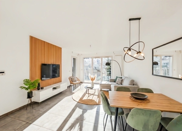 Dpt Haute Savoie (74), à vendre REIGNIER ESERY - Appartement T3 de 62 m2 avec un jardin au calme