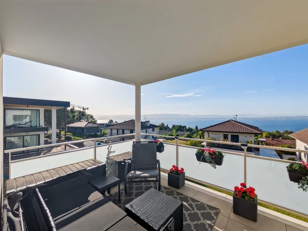 À vendre appartement 4 pièces EVIAN LES BAINS (74) - Magnifique T4 récent avec vue panoramique sur le lac Léman