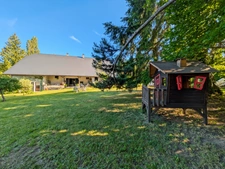 À vendre 8 pièces CERCIER (74) Authentique corps de ferme de caractère entièrement rénové avec piscine et vaste terrain arboré