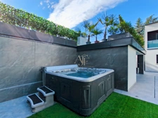 Haute-Savoie (74), for sale in Thonon-les-Bains - Contemporary architect-designed villa with swimming pool and pool house