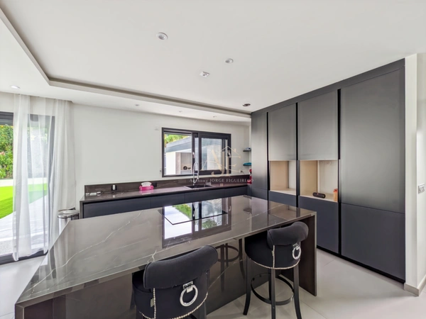 Dpt Haute Savoie (74), à vendre THONON-LES-BAINS - VILLA D’ARCHITECTE CONTEMPORAINE AVEC PISCINE ET POOL HOUSE