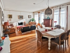 Dpt Haute Savoie (74), à vendre EVIAN LES BAINS appartement T5 de 123 m2 proche embarcadère