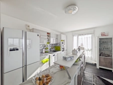 For sale: 4-room apartment in Evian-les-Bains (74) - Magnificent, recently built 4-room apartment with panoramic views of Lake Geneva