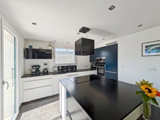For sale: 6-room house in Loisin (74) - Family home with swimming pool and outbuilding - Sought-after area near Geneva