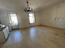 Maison à vendre 85,000€ CERESTE (04)