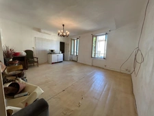 Maison à vendre 85,000€ CERESTE (04)