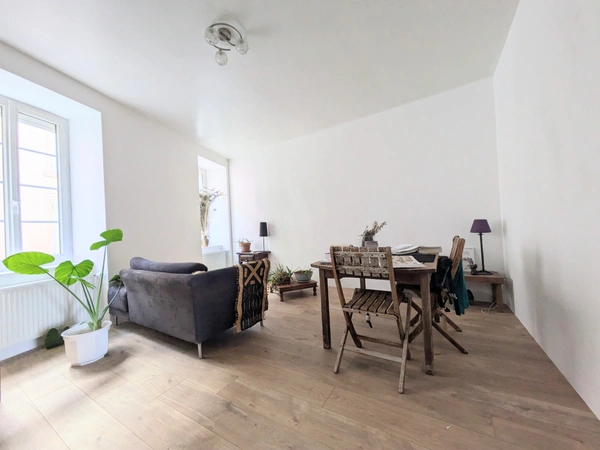MAISON DE VILLE A COTTANCE - 160 m² - SALON ET SEJOUR - 4 CHAMBRES - EXTERIEUR - PUITS
