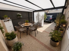 Jolie Maison avec Belle Cour Ombragée.