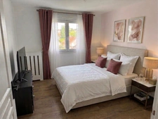 Très bel appartement, entièrement rénové. 