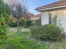 CRAPONNE - Grande maison familiale au calme – espace, potentiel et proximité des commodités