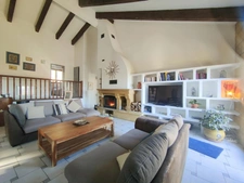 Villa plain pied en pierres avec piscine