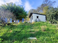 Villa plain pied en pierres avec piscine