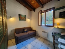 Villa plain pied en pierres avec piscine