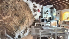 Maison en pierres avec terrasse RIA SIRACH (66)