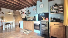 Maison en pierres avec terrasse RIA SIRACH (66)