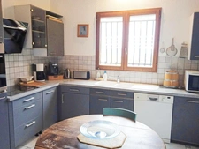 Villa plain pied en pierres avec piscine