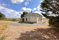 Maison à rénover avec grandes dépendances. Fort potentiel