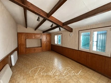 Une maison aux volumes rares avec sous-sol total, garage XXL et fort potentiel d’aménagement !