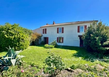 Grande maison familiale avec dépendances et fort potentiel d'aménagement