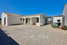 Belle maison familiale de plain-pied avec piscine et espace indépendant