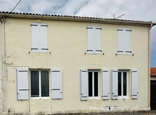 Maison de village de 141 m² avec dépendance et jardin. Beau potentiel