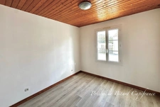 Le Thou. Maison avec garage et jardin.