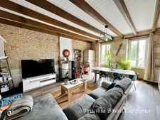 Maison de village de 141 m² avec dépendance et jardin. Beau potentiel