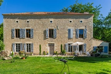 Propriété de caractère dans un écrin de verdure, proche de La Rochelle