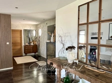Belle maison familiale de plain-pied avec piscine et espace indépendant