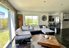 Belle maison familiale de plain-pied avec piscine et espace indépendant