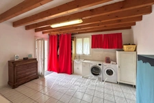 Grande maison avec jardin et de nombreuses possibilités