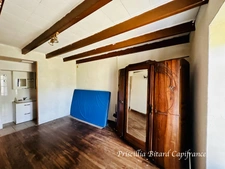  Virson cette maison sur 1600 m² de terrain n’attend que votre vision pour révéler tout son potentiel.