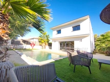 Dpt  (), à vendre  GRAU D'AGDE  villa P6  195 m² avec piscine, garage, suites parentales