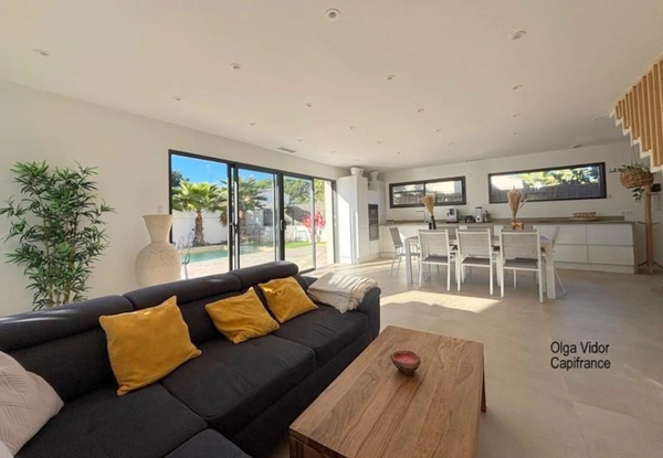 Dpt  (), à vendre  GRAU D'AGDE  villa P6  195 m² avec piscine, garage, suites parentales