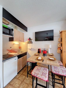 Julie Dos Reis vous présente un studio cosy aux Hameaux du Lay aux Contamines Montjoie