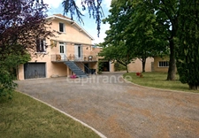 Maison de caractere 140m2, piscine , dépendance attenante de 65 m², terrain 1000m2