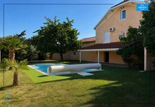 Maison de caractere 140m2, piscine , dépendance attenante de 65 m², terrain 1000m2