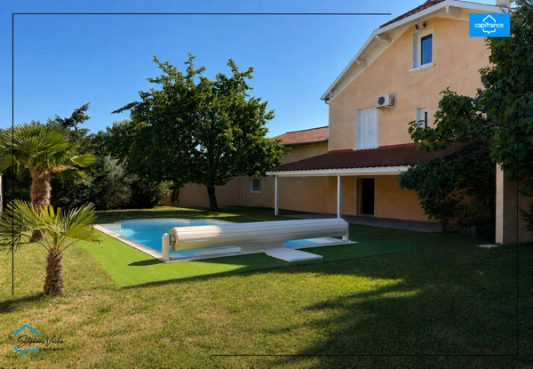 Maison de caractere 140m2, piscine , dépendance attenante de 65 m², terrain 1000m2