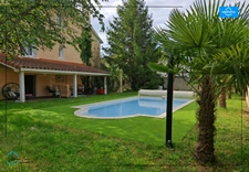 Maison de caractere 140m2, piscine , dépendance attenante de 65 m², terrain 1000m2