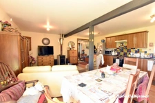  Authentique longère en pierre de 153 m² avec 4 chambres sur un terrain de 4 591 m² à Saint-Charles-de-Percy (14)