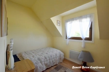 Authentique longère en pierre de 153 m² avec 4 chambres sur un terrain de 4 591 m² à Saint-Charles-de-Percy (14)