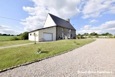 À vendre – Maison en pierre avec étang, grand terrain de 4 980 m² et nombreuses prestations à Monchamp, près de Vire (Calvados - 14)