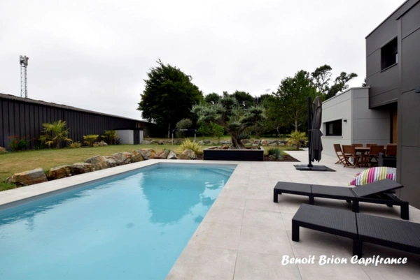  Maison contemporaine de 200 m² avec piscine, sur un terrain de 1300 m²