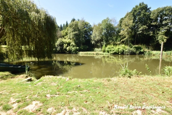 DOMAINE DE PÊCHE PRIVÉ AVEC CHALET ET ACTIVITÉ TOURISTIQUE – SAINT-JAMES