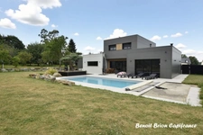  Maison contemporaine de 200 m² avec piscine, sur un terrain de 1300 m²