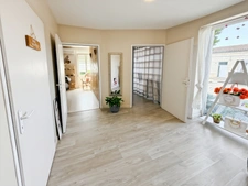 Dpt Gironde (33), à vendre LE HAILLAN Local commercial 